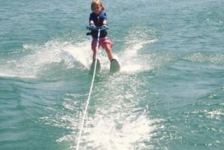  Esquí acuático para los más pequeños 